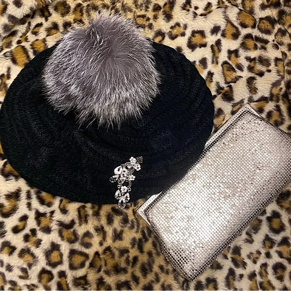 Sorel | Accessories | Ladies Winter Hat With Genuine Blue  display picture 2
